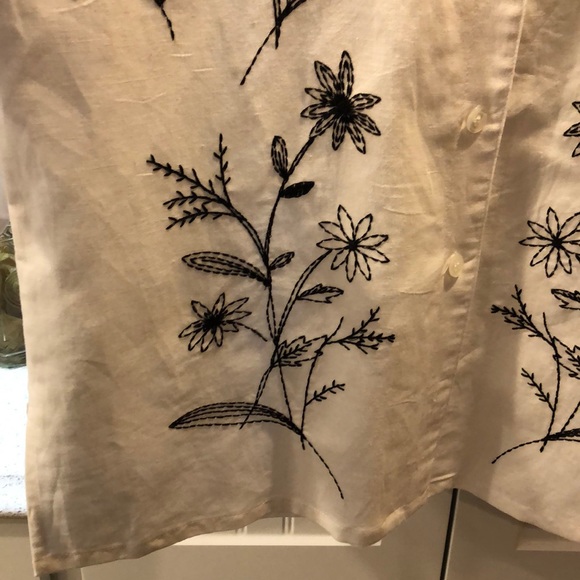 Striking linen 3/4 sleeve top - Picture 4 of 7